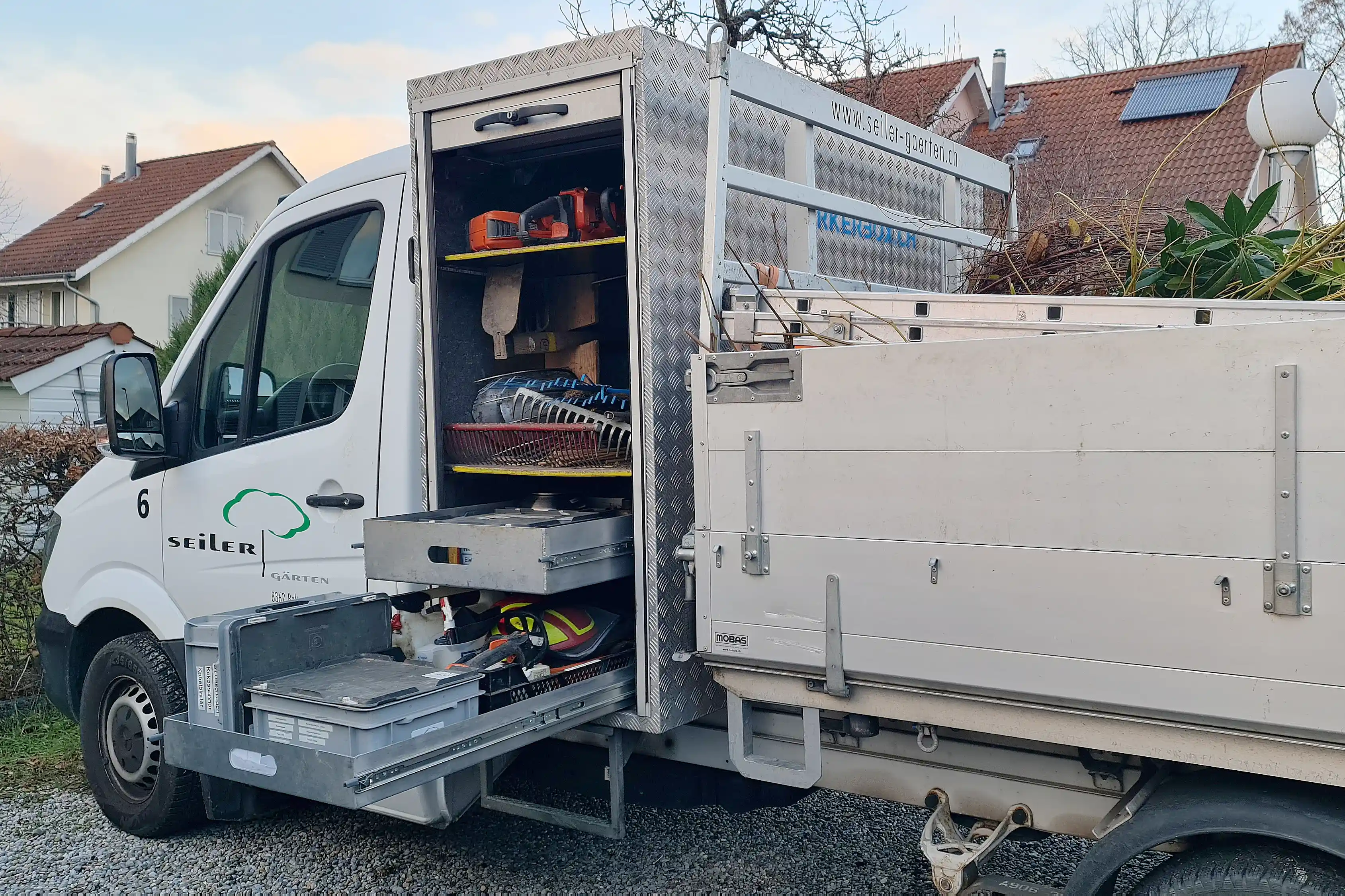 Optimale Fahrzeugeinrichtung für die Gartenpflege